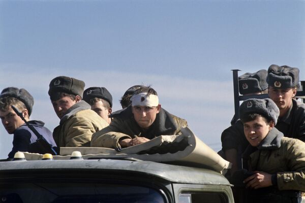 Советские воины на родной земле. 15 февраля 1989 года - Sputnik Беларусь