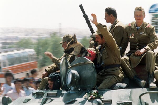 15 мая 1988 года. Пачаўся паэтапны вывад абмежаванага ваеннага кантынгенту савецкіх войск з Афганістана. - Sputnik Беларусь