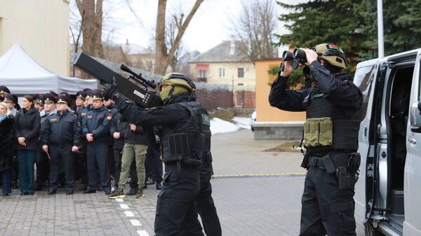 Столичная милиция провела тренировку по пресечению беспорядков на выборах - Sputnik Беларусь