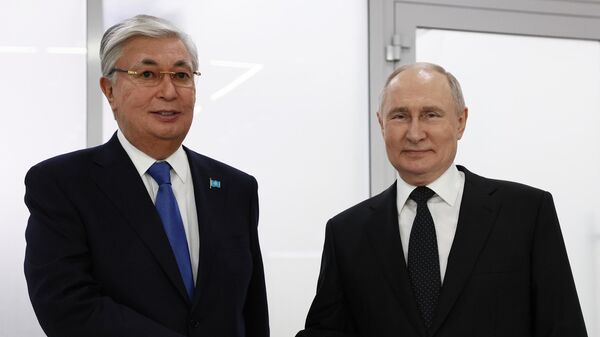 Президент РФ Владимир Путин и президент Казахстана Касым-Жомарт Токаев - Sputnik Беларусь