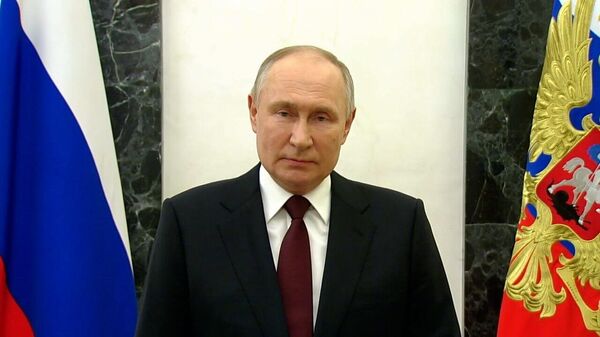 Гордимся армией и флотом: Путин поздравил россиян с 23 февраля – видео - Sputnik Беларусь