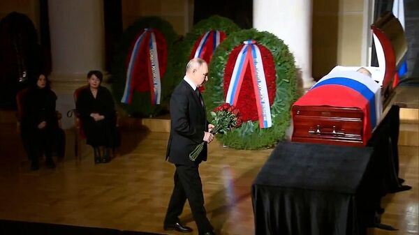 Путин приехал на церемонию прощания с Лебедевым – видео - Sputnik Беларусь