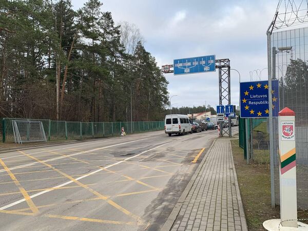 А такая ситуация была утром в пятницу, 1 марта, во втором пункте пропуска на белорусско-литовской границе - &quot;Привалка&quot;, который тоже закрылся. - Sputnik Беларусь