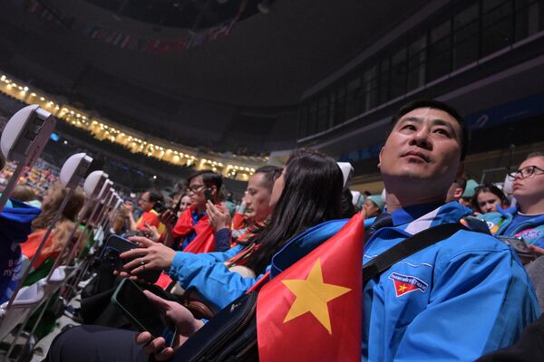 Участник из Вьетнама на церемонии открытия Всемирного фестиваля молодежи 2024. - Sputnik Беларусь