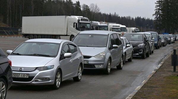Машины стоят в очереди на белорусско-литовской границе - Sputnik Беларусь