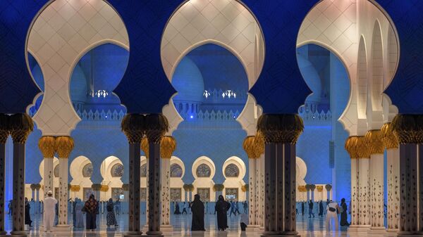 Мечеть шейха Заида во время священного месяца Рамадана в ОАЭ - Sputnik Беларусь