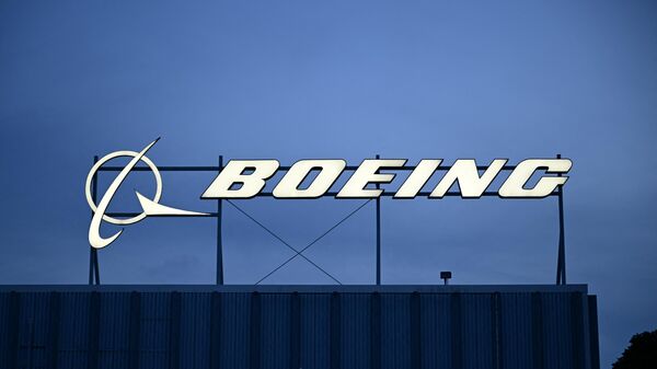 Логотип компании Boeing - Sputnik Беларусь