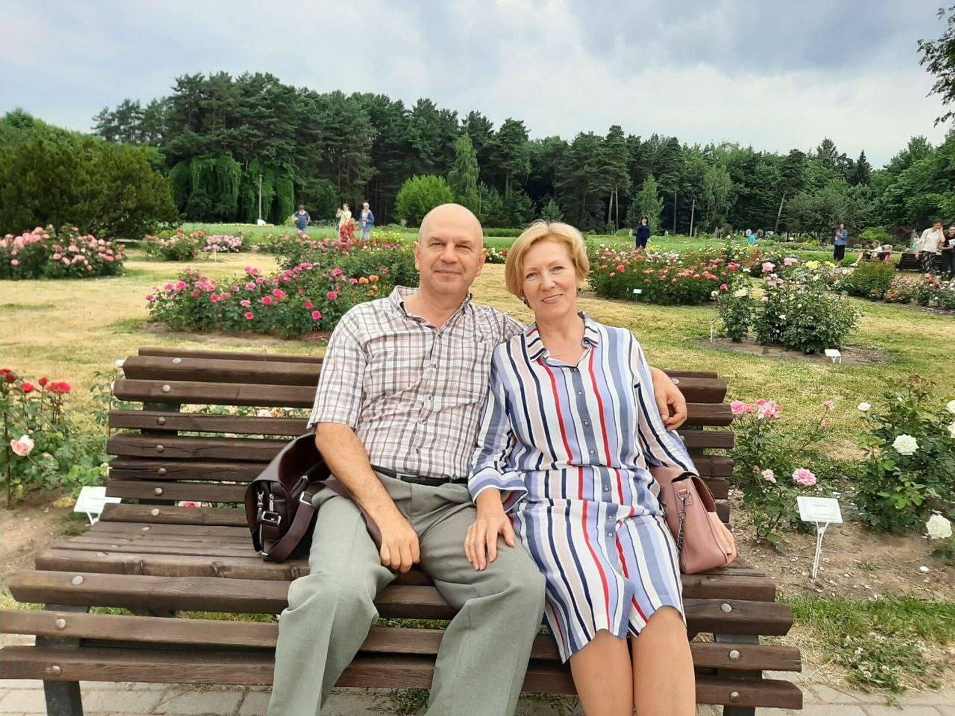 Татьяна и Эдуард познакомились в 2000 году, когда оба возвращались с отдыха из Судака  - Sputnik Беларусь, 1920, 12.03.2024