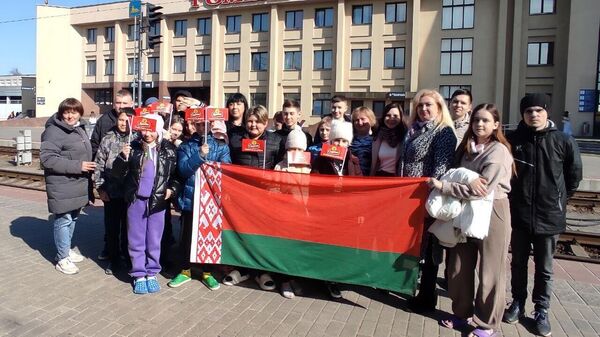 Дети из Херсонской области впервые приехали на оздоровление в Беларусь - Sputnik Беларусь