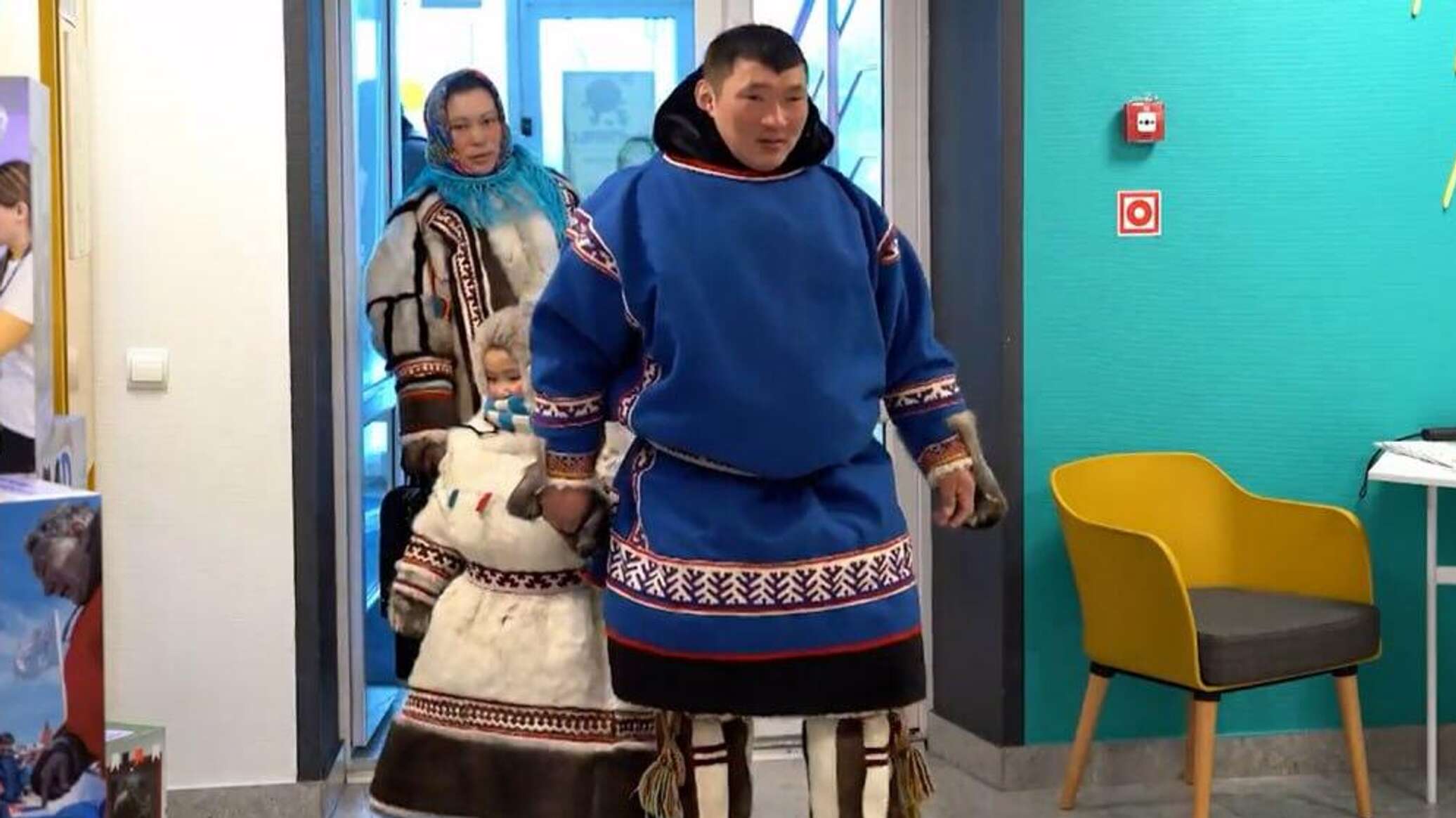 С котом и на снегоходе: как россияне едут голосовать на участки (видео ...