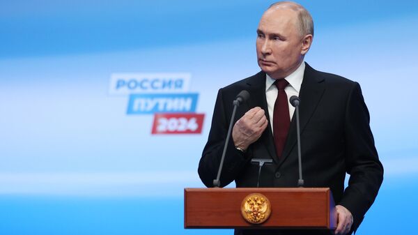 Владимир Путин в избирательном штабе - Sputnik Беларусь