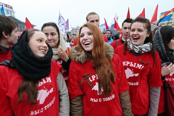 Участники митинга в Калининграде в поддержку итогов референдума в Крыму и братского украинского народа - Sputnik Беларусь
