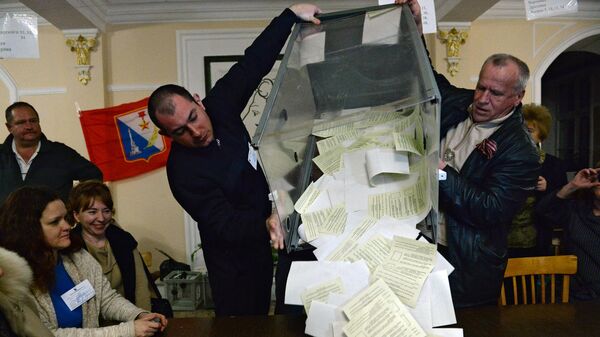 Подсчет голосов по итогам референдума о статусе Крыма - Sputnik Беларусь