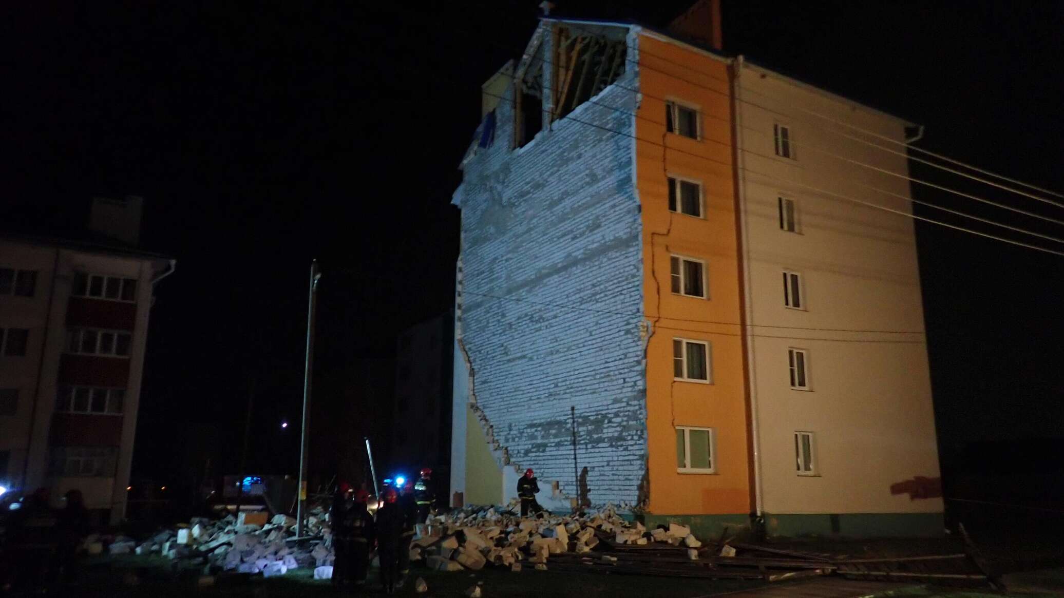 Стена пятиэтажного жилого дома обрушилась в Гомельском районе - 03.04.2024,  Sputnik Беларусь