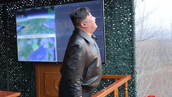 Ким Чен Ын руководил пуском новой баллистической ракеты средней дальности Хвасонпхо-16Б - Sputnik Беларусь
