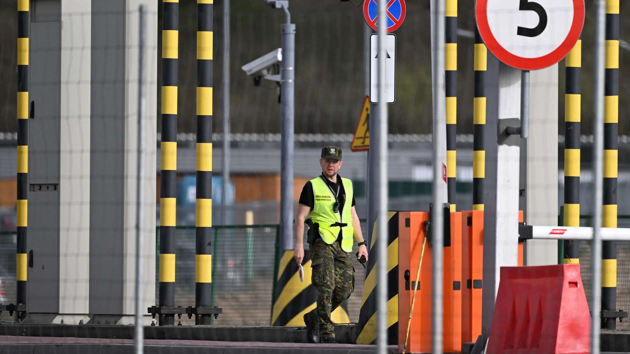 Russian Drone Strikes Edge Closer to Polish Border