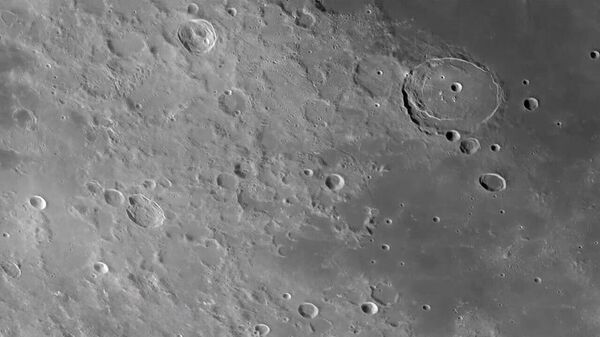 Серое безмолвие лунных пейзажей: уникальное видео минских астрономов - Sputnik Беларусь