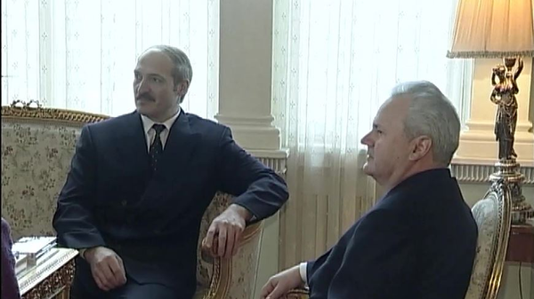 Под бомбами НАТО: 25 лет назад Лукашенко прилетел в Югославию ― история в видео - Sputnik Беларусь