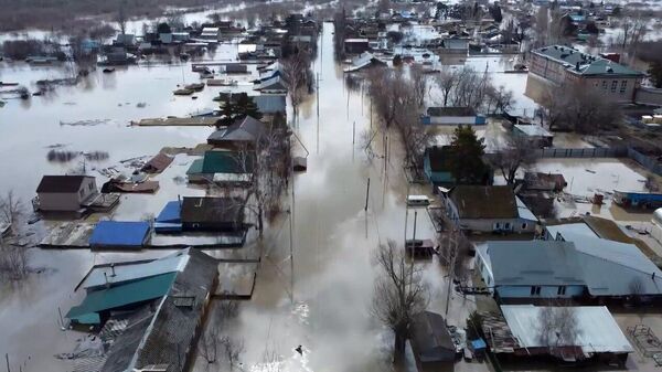 Затопленные из-за паводков районы в Казахстане сняли на видео с дрона  - Sputnik Беларусь