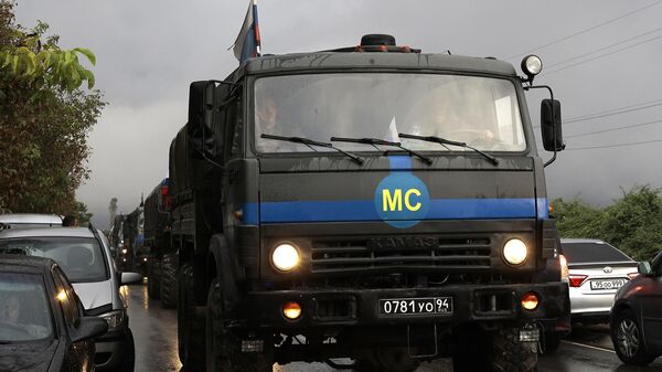 Автомобили контингента миротворческих сил РФ  - Sputnik Беларусь