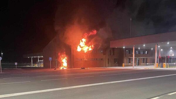 Пожар в здании таможни на литовском ПП Мядининкай - Sputnik Беларусь