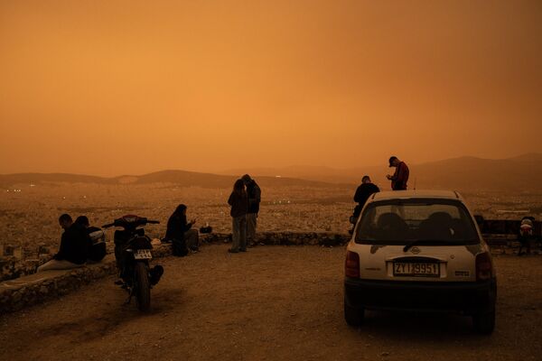 Марсианское небо Афин: пыль из Сахары изменила пейзажи Греции (фото) - Sputnik Беларусь