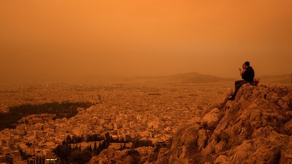 Марсианское небо Афин: пыль из Сахары изменила пейзажи Греции (фото) - Sputnik Беларусь
