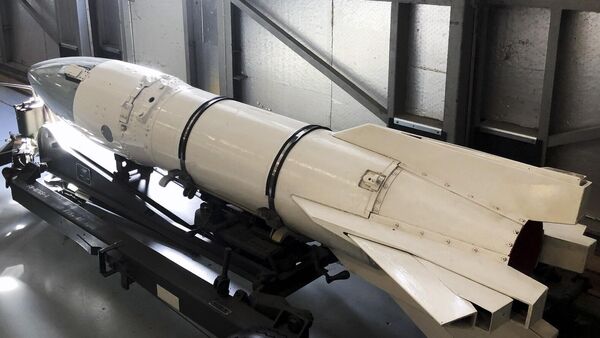 Ракета класса воздух-воздух Douglas Genie с атомной боеголовкой мощностью 1,5 килотонны - Sputnik Беларусь