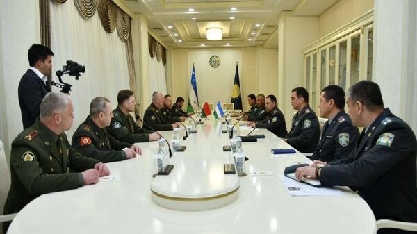 Военные Беларуси и Узбекистана обсудили активизацию сотрудничества - Sputnik Беларусь