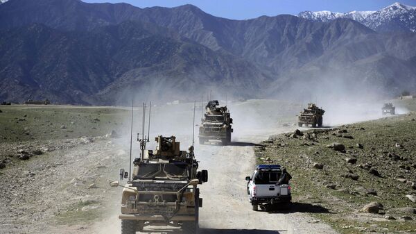 Американские и афганские военные патрулируют деревню Пандола к востоку от Кабула, Афганистан, архивное фото - Sputnik Беларусь