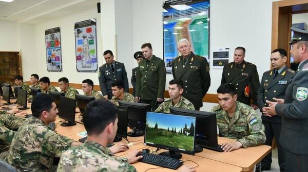 Беларусь и Узбекистан усилят сотрудничество по боевой подготовке своих армий - Sputnik Беларусь