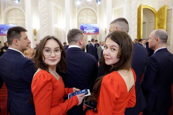 Гости перед церемонией инаугурации президента РФ Владимира Путина в Кремле. - Sputnik Беларусь