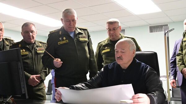 Посещение Центрального командного пункта ВВС и войск ПВО - Sputnik Беларусь