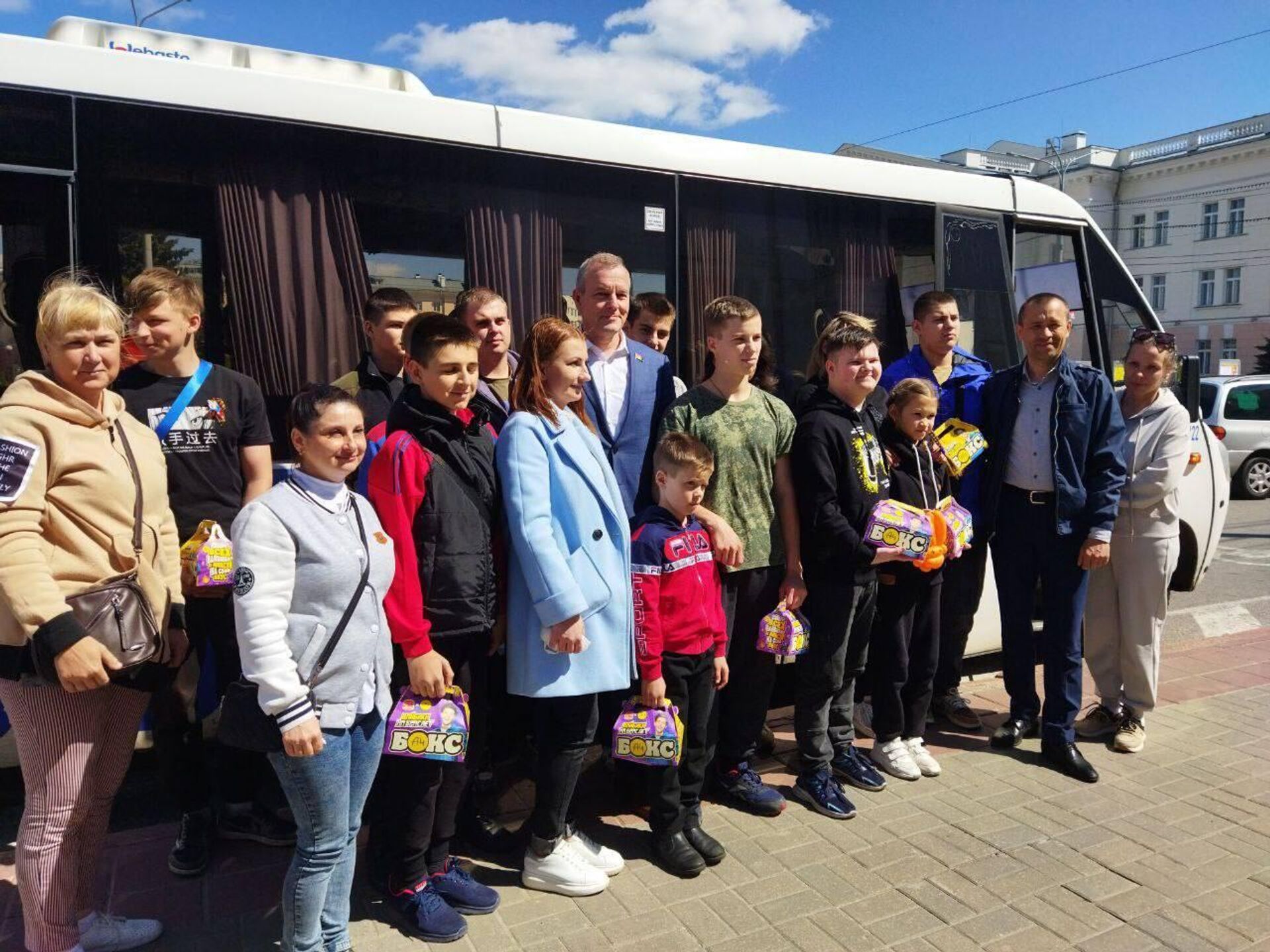Очередная группа детей из Донбасса прибыла на оздоровление в Беларусь - Sputnik Беларусь, 1920, 08.05.2024