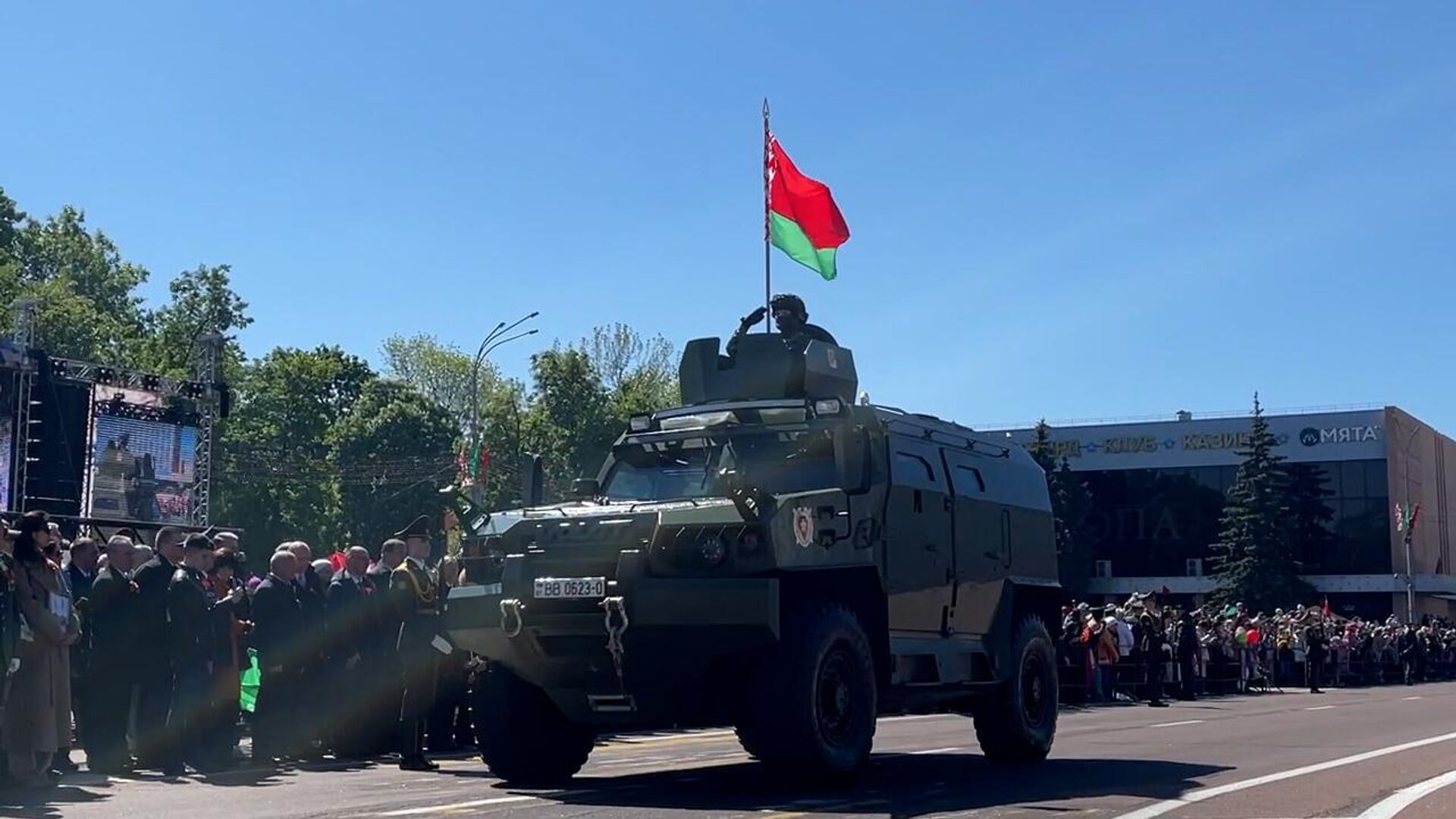 В Гомеле в День Победы показали новейшую спецтехнику пограничников (видео)  - 09.05.2024, Sputnik Беларусь