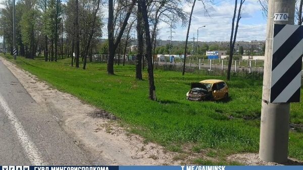 ДТП на МКАД: водитель потерял сознание за рулем и врезался в дерево - Sputnik Беларусь