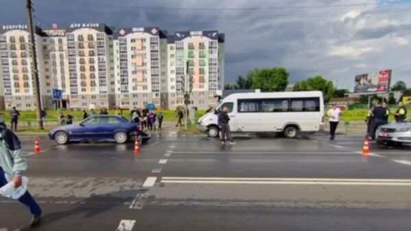 Авария с участием маршрутки произошла в Бобруйске: есть пострадавшие - Sputnik Беларусь