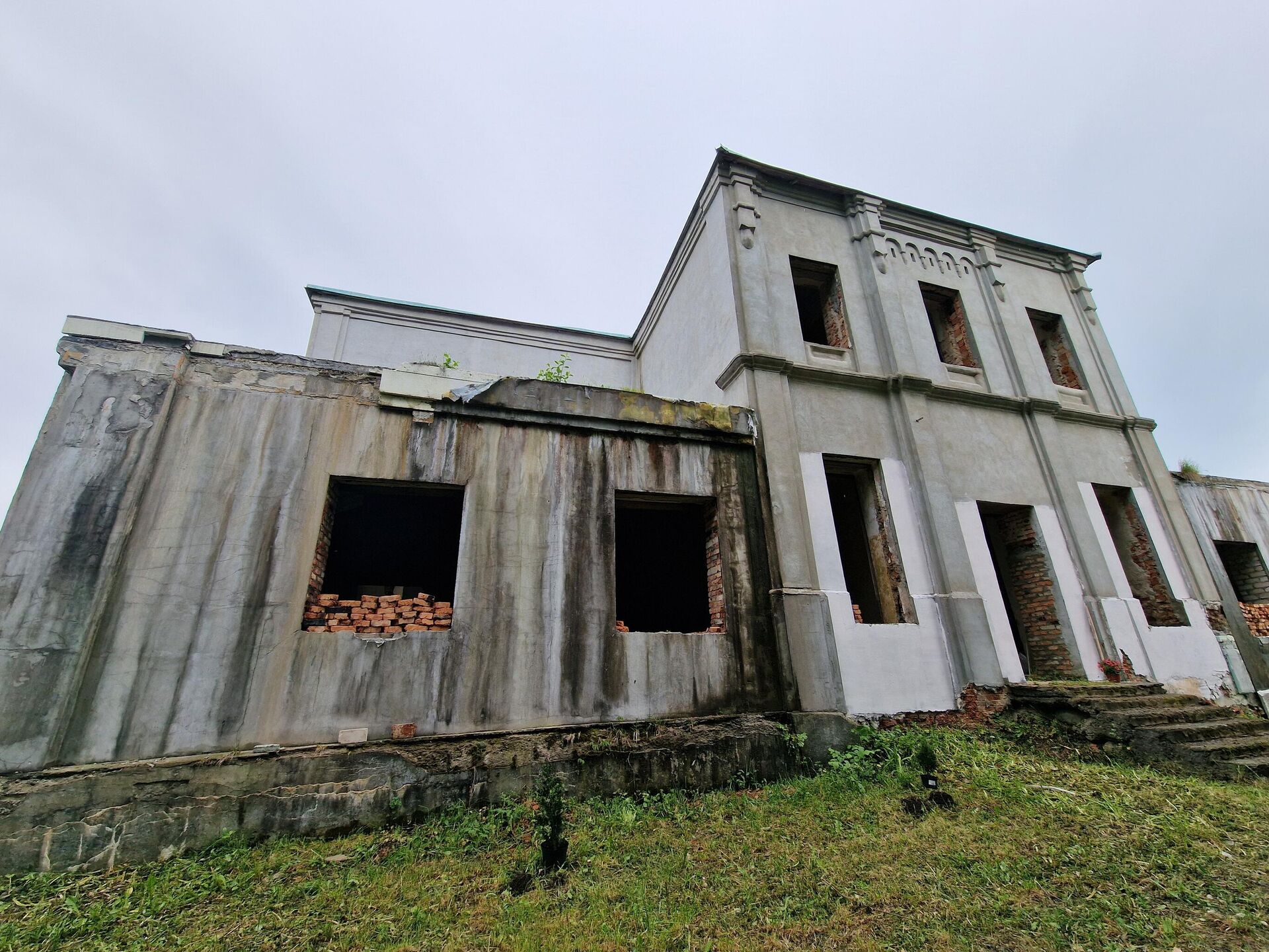 Дети из ДНР и ЛНР внесли посильный вклад в восстановление усадьбы великих князей Романовых в Борисовском районе - Sputnik Беларусь, 1920, 22.01.2026