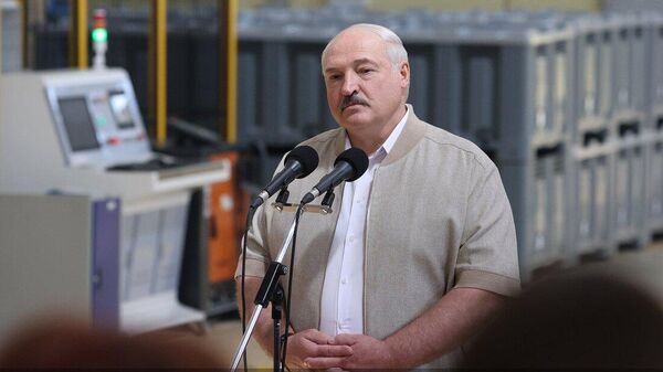 Александр Лукашенко на заводе Легмаш в Орше - Sputnik Беларусь