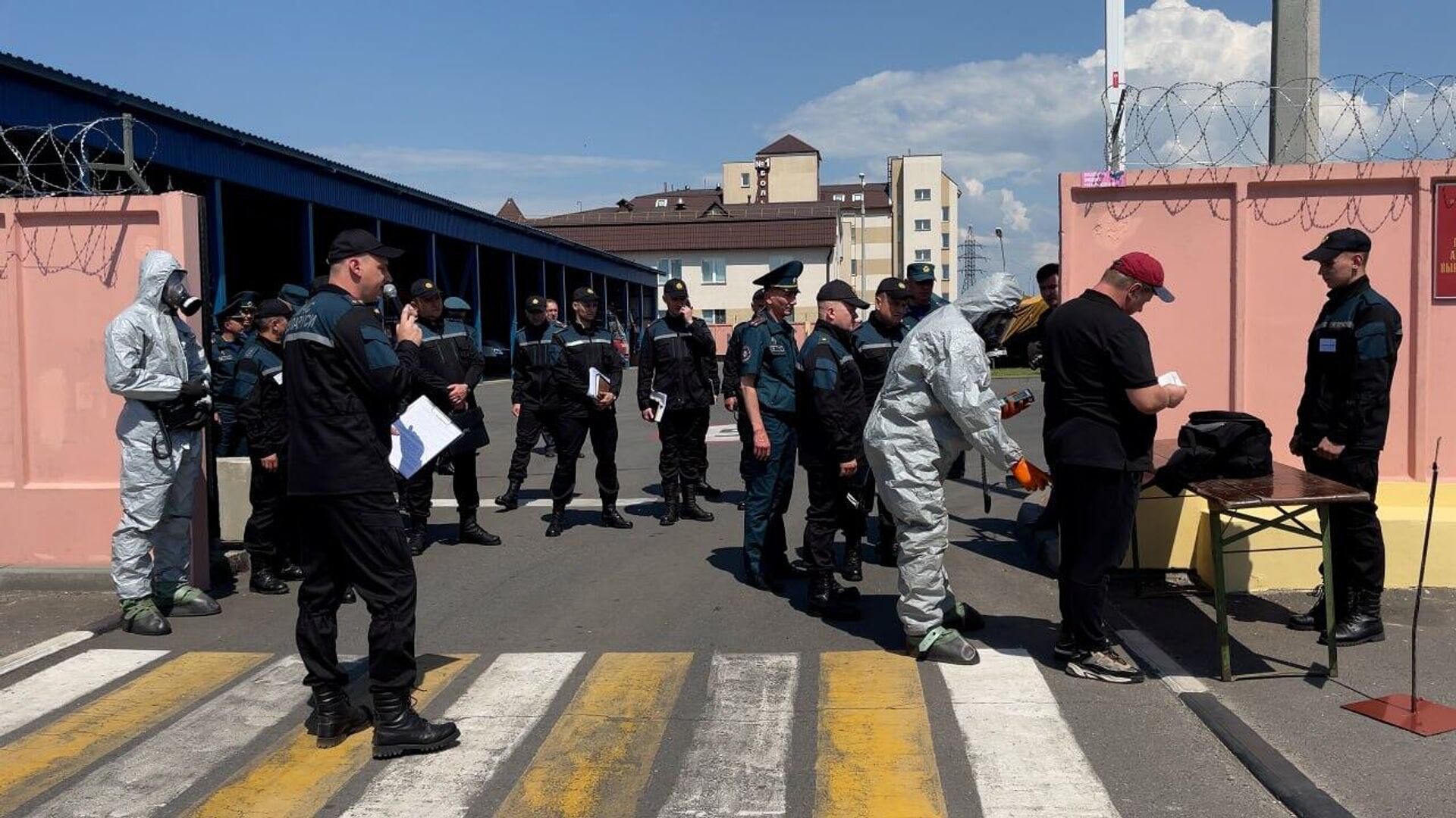 Подготовку подразделений в условиях военного времени показали в Гомеле  (видео) - 30.05.2024, Sputnik Беларусь