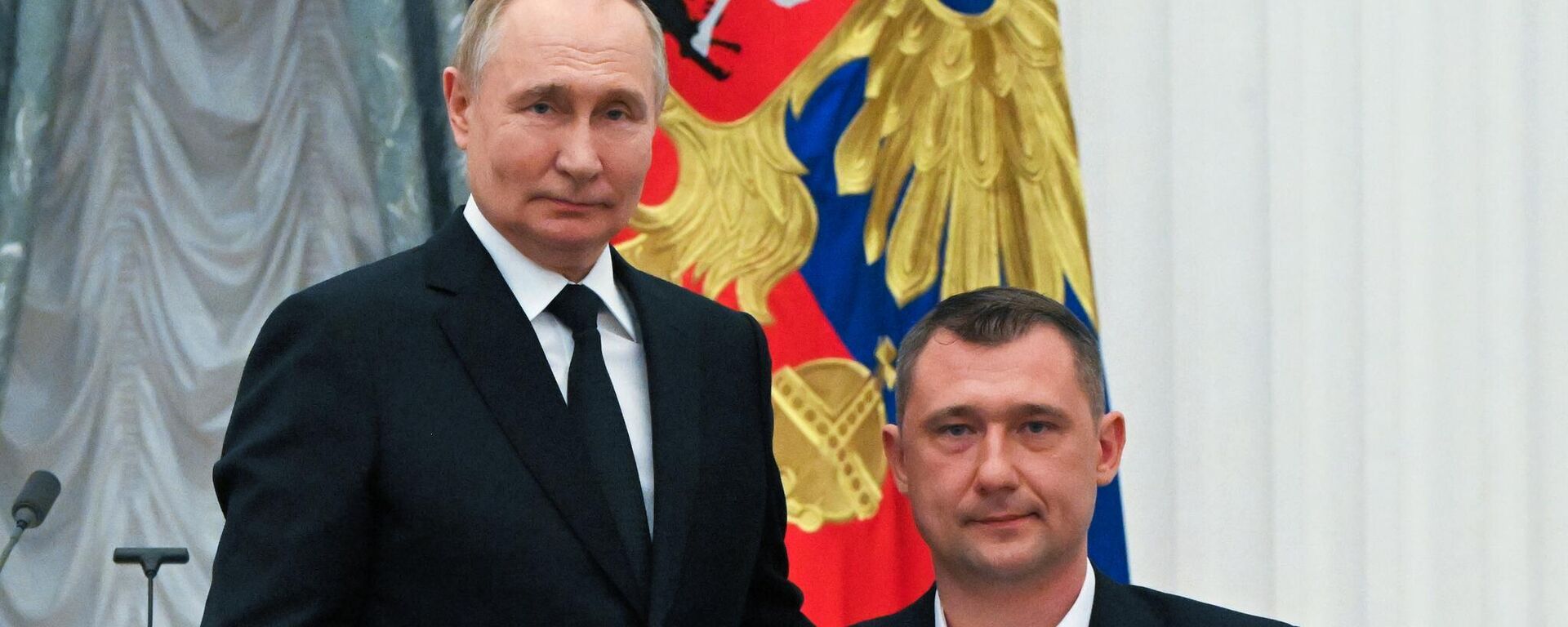 Прэзідэнт РФ Уладзімір Пуцін і дырэктар Дабрачыннага фонду Аляксей Талай - Sputnik Беларусь, 1920, 31.05.2024