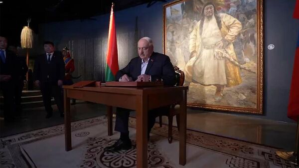 Лукашенко провели экскурсию по музею Чингисхана – видео - Sputnik Беларусь