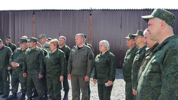 Главы райисполкомов прошли военные сборы вблизи границы с Украиной - Sputnik Беларусь