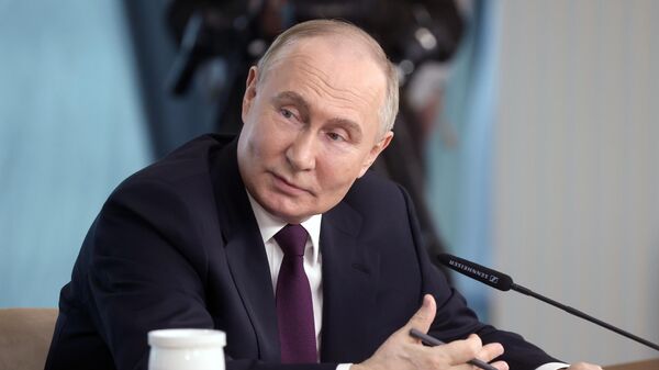 Рабочая поездка президента Владимира Путина в Санкт-Петербург - Sputnik Беларусь