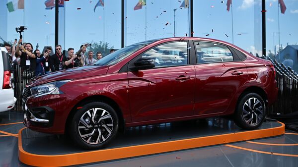 Презентация новой модели Lada Iskra на ПМЭФ-2024, Россия - Sputnik Беларусь