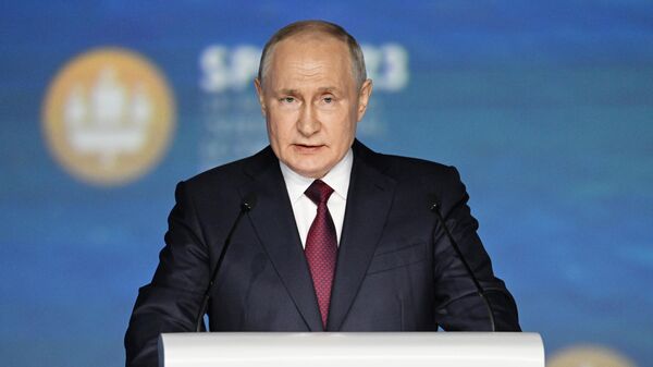 Путин на пленарной сессии ПМЭФ – трансляция - Sputnik Беларусь