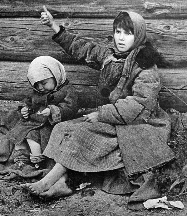 Дети, освобожденные из немецкого плена. - Sputnik Беларусь