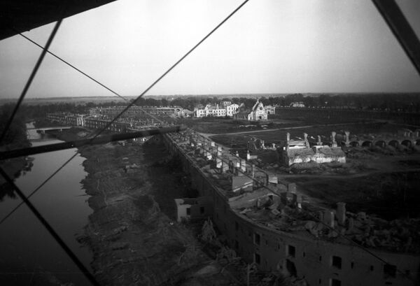 Брестская крепость в день освобождения. 28 июля 1944 г. - Sputnik Беларусь