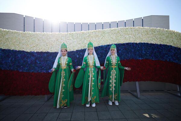 Акция по созданию флага Российской Федерации из живых роз в Краснодаре. - Sputnik Беларусь