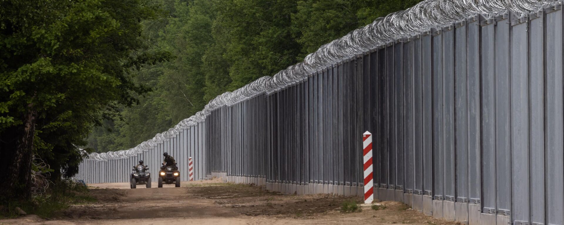 Польскія пагранічнікі патрулююць участак польска-беларускай мяжы, архіўнае фота - Sputnik Беларусь, 1920, 13.06.2024